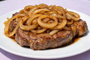 Read more about the article Receita de Bife Acebolado