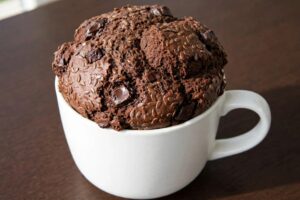 Read more about the article Bolo de Caneca de Cacau e Linhaça (Micro-ondas)